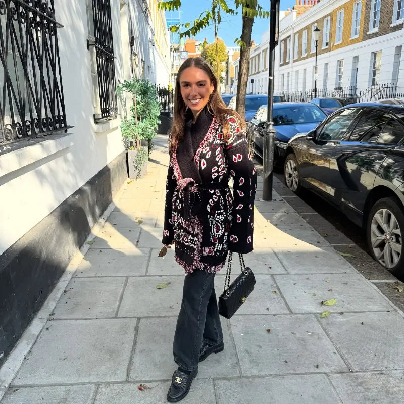 Cárdigan de mujer con borlas y estampado jacquard