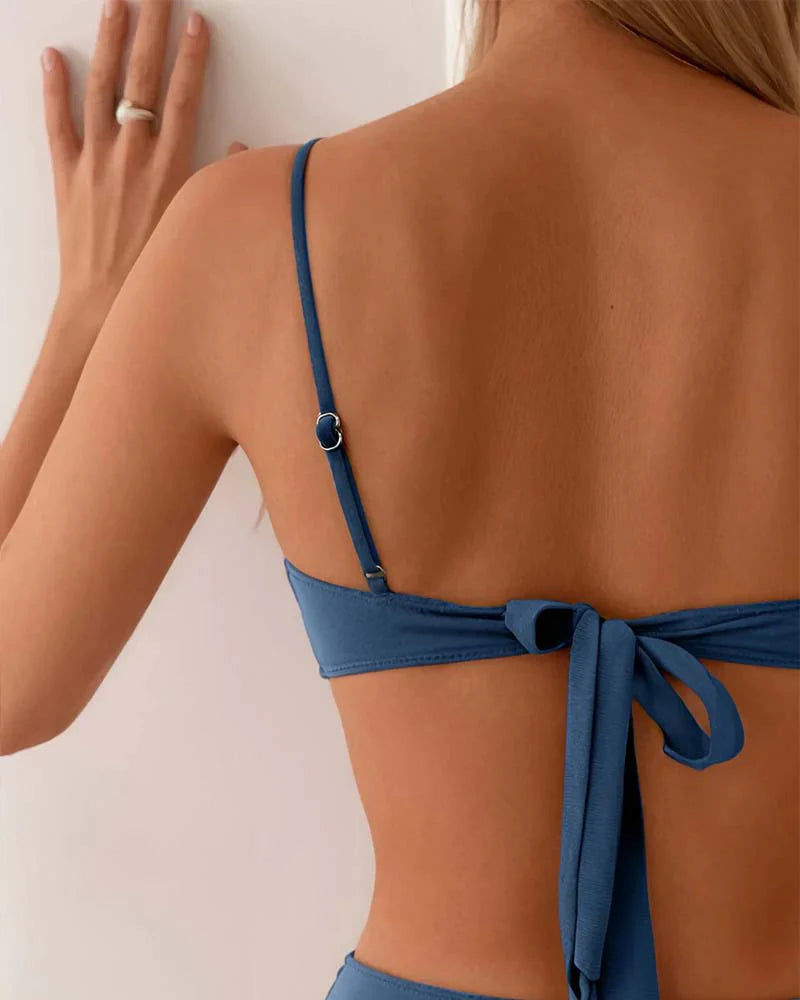 CHLOÉ | EL BIKINI DE LUJO CON DETALLES DORADOS