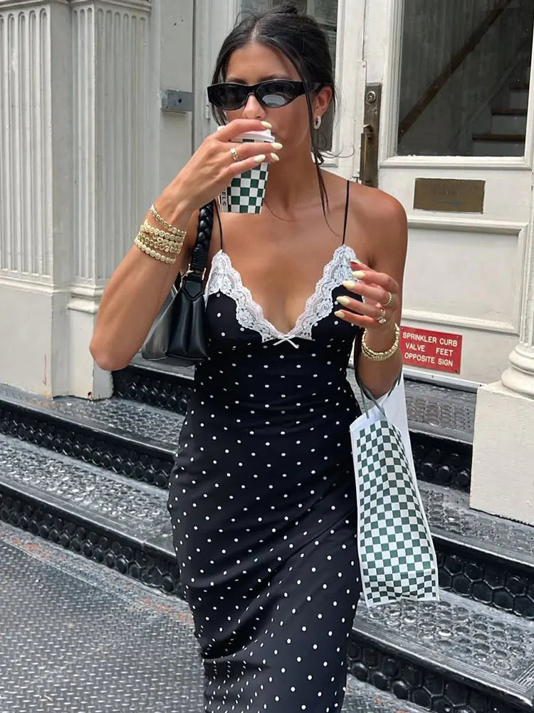 Vestido largo de mujer con cuello en V y encaje
