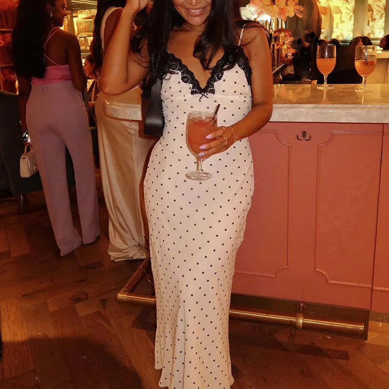 Vestido largo de mujer con cuello en V y encaje