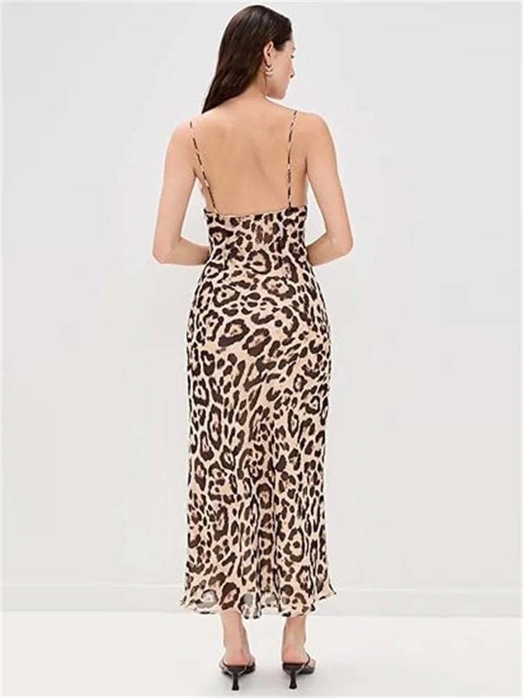 Vestido largo de mujer con cuello en V y encaje