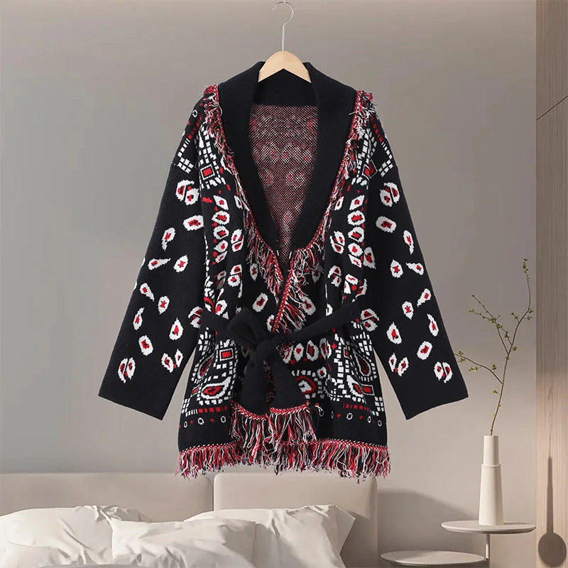 Cárdigan de mujer con borlas y estampado jacquard