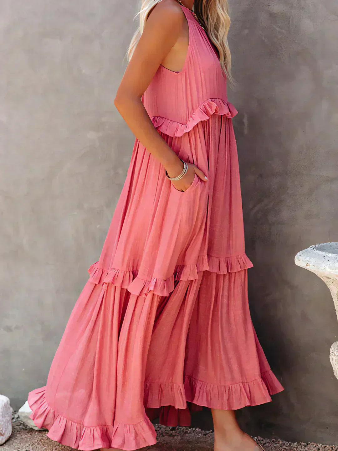 Sara Labins - Vestido Maxi con Volantes y Cuello Halter