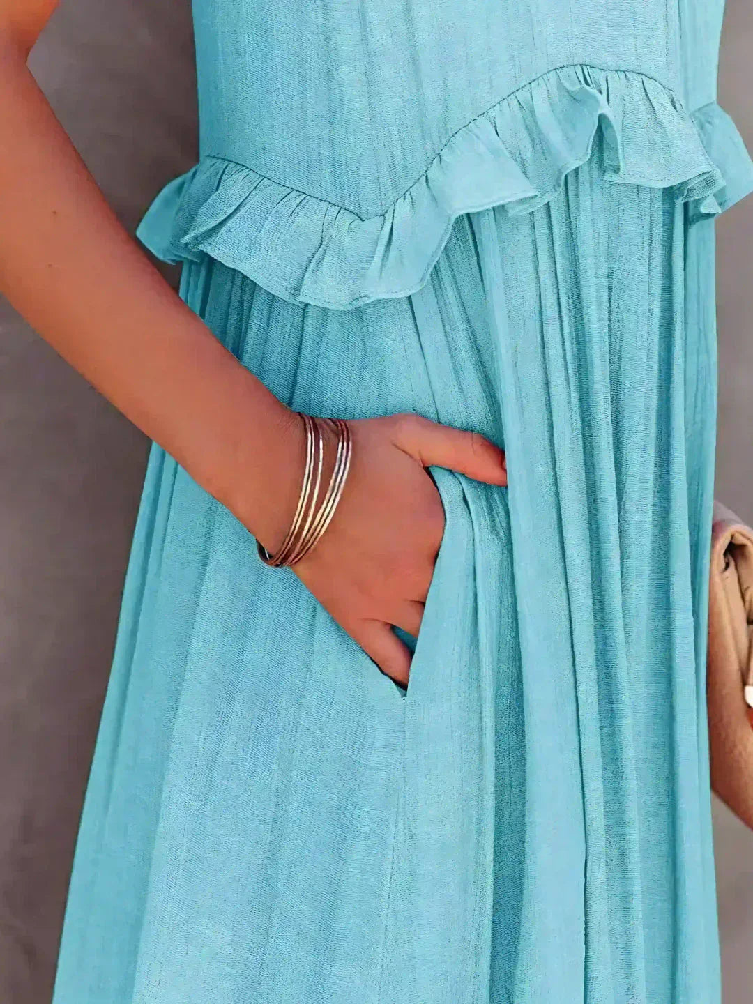 Sara Labins - Vestido Maxi con Volantes y Cuello Halter