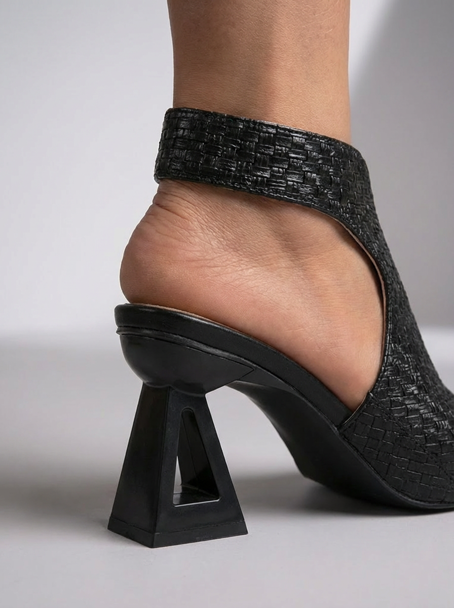 AURA | SANDALIAS TRENZADAS ELEGANTES